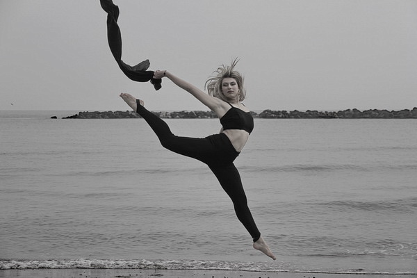 IMM__44381--bw